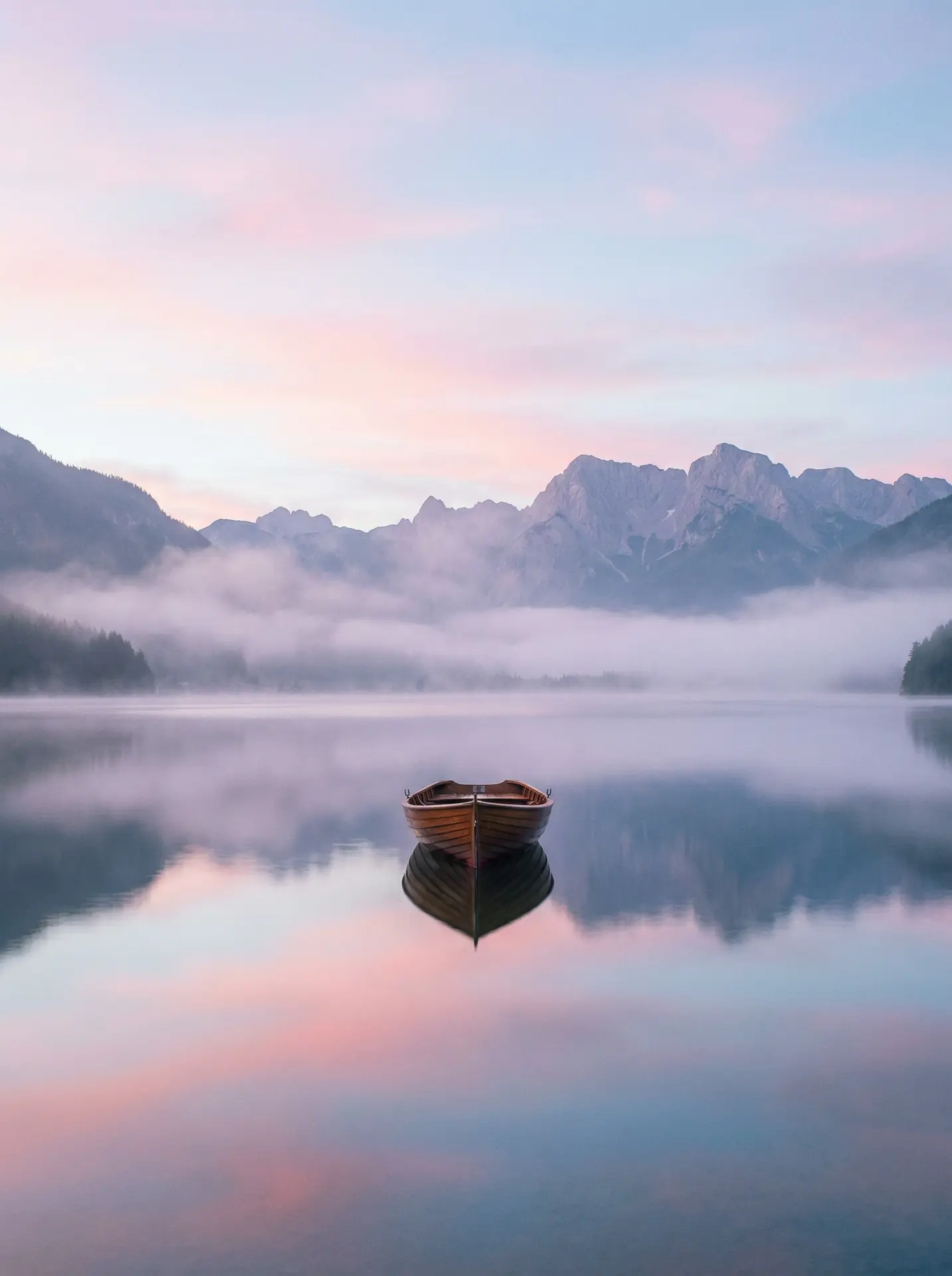 9I电影制作厂 精选 - 晨雾湖面倒影风景摄影